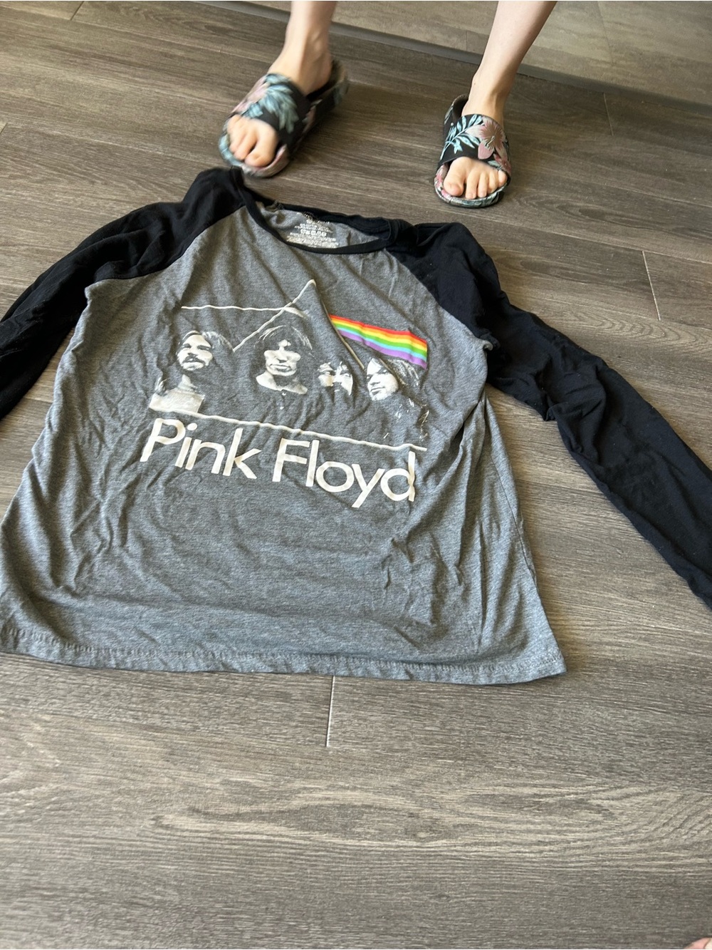 Pink Floyd ladies Raglan Graphic Tee in Gray and Black